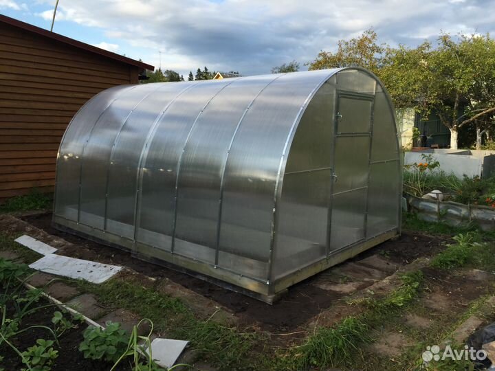 Теплица с поликарбонатом