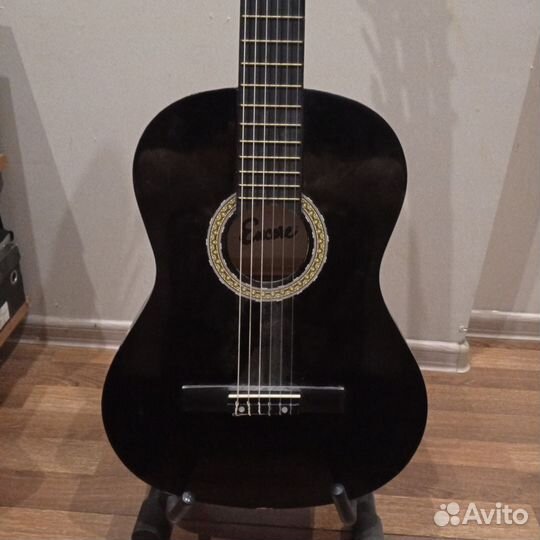 Классическая гитара шестиструнная