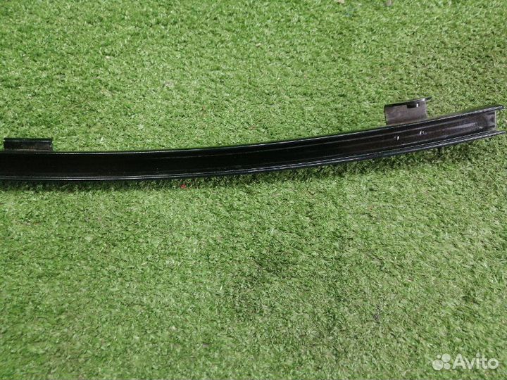 Направляющая стекла задняя правая Lexus Es 2015