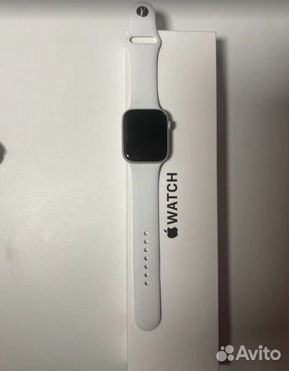 Apple Watch Series SE Gen 2 44 мм