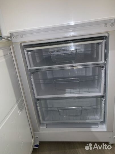 Холодильник Indesit IB 181