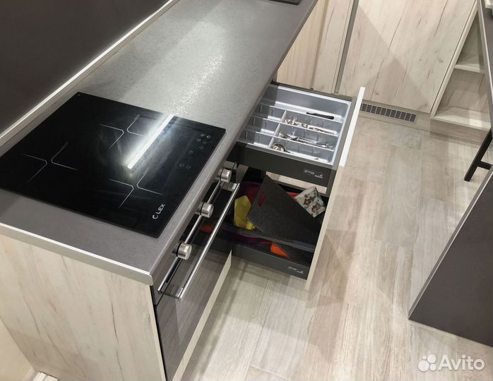 Угловая кухня с мдф фасадами в