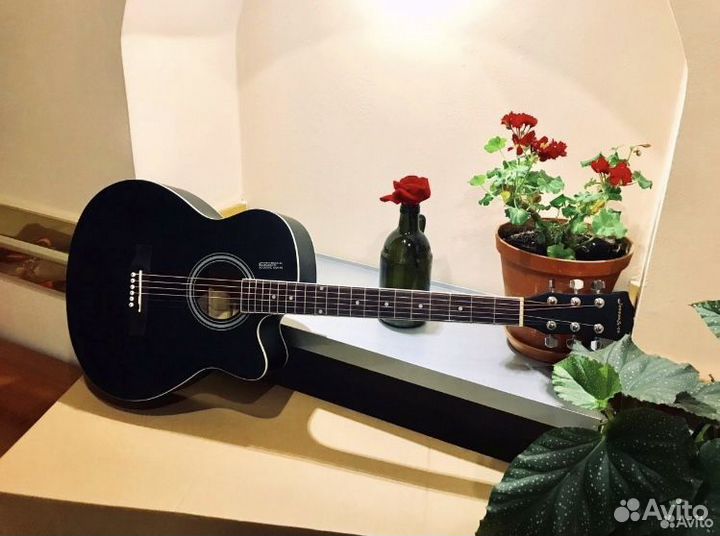 Гитара с чехлом