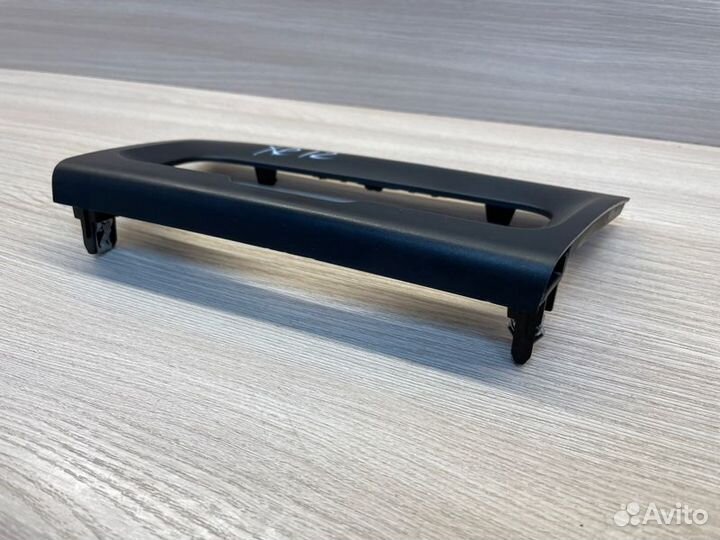 Накладка центральной консоли LADA X-Ray