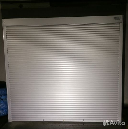 Роллетные шкафы в паркинг/ Шкаф для паркинга