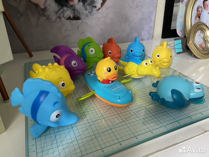 Игрушки для ванной и развивающий коврик