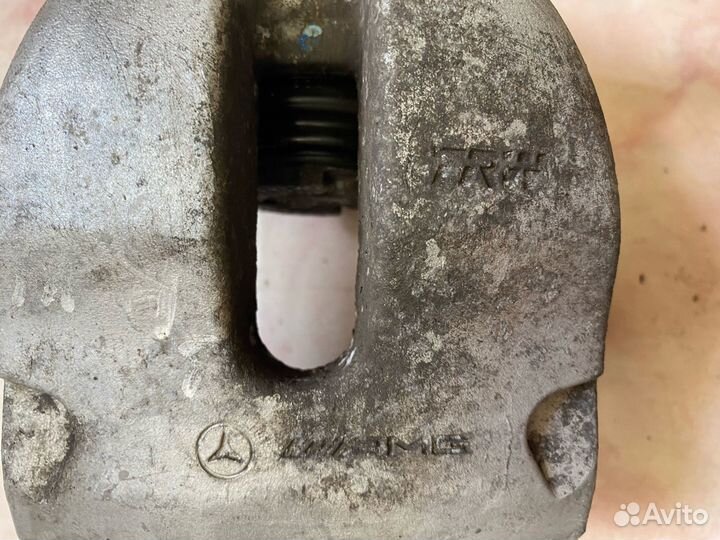 Задний правый суппорт Mercedes W166 ML