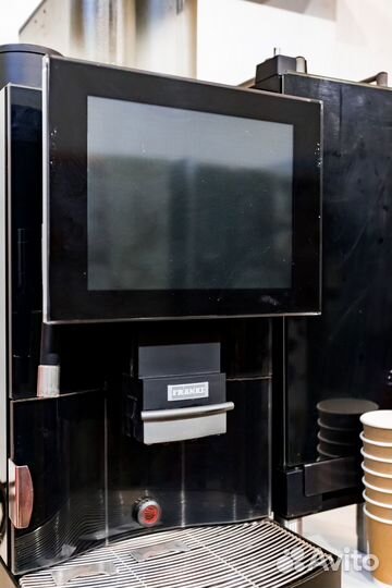 Кофемашина суперавтомат для кофейни