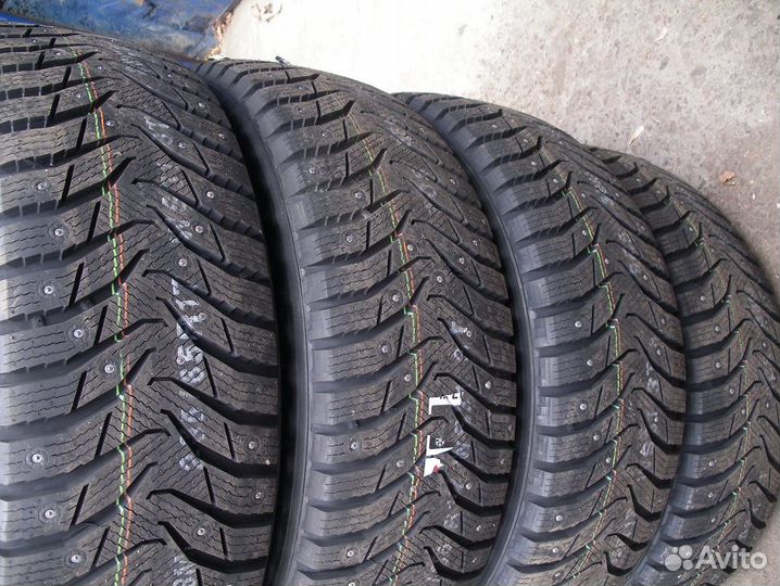 Kumho WinterCraft Ice WI31 235/40 R18 95T