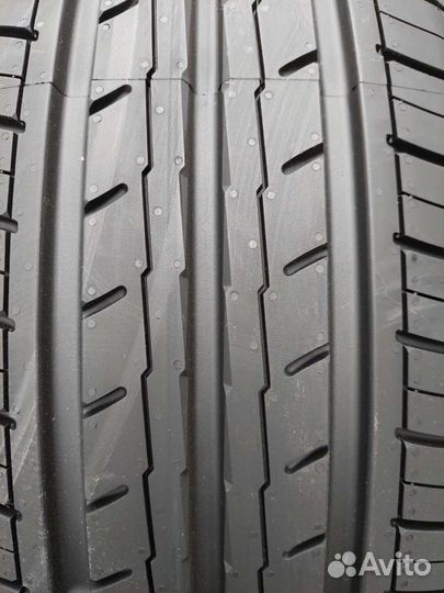 Yokohama BluEarth-ES ES32 215/60 R16 99V