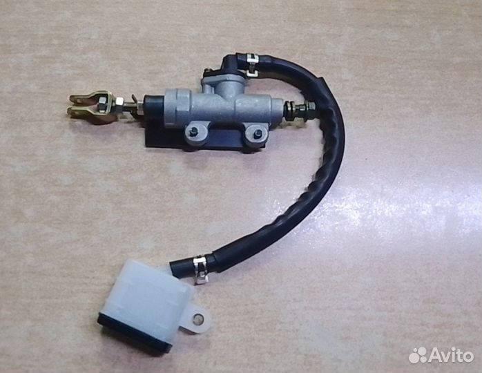 Машинка тормозная задняя Racer RC200-CS, Skyway