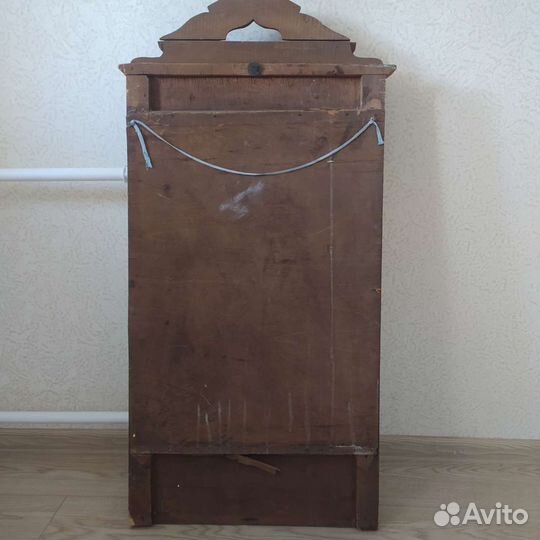 Старинное настенное зеркало