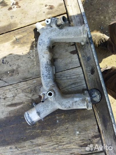 Патрубок системы охлаждения Lexus Ls600Hl UVF46