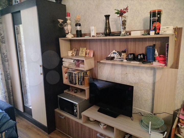 Комната 27 м² в 5-к., 2/5 эт.