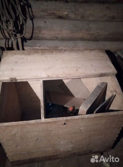 Сундук деревянный