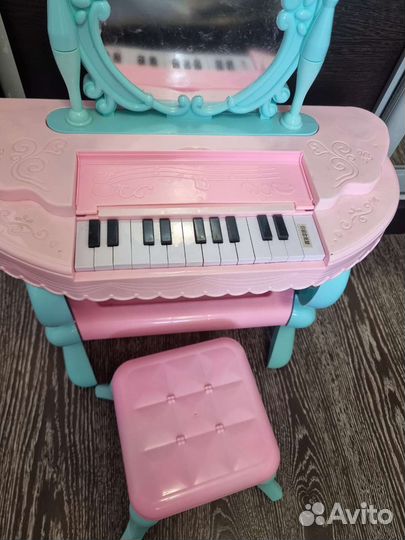 Детский туалетный столик для девочки