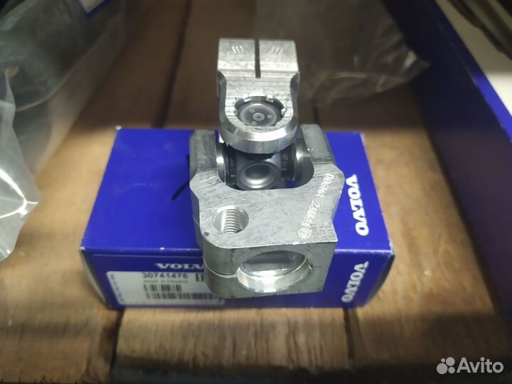 Оригинальный рулевой карданчик volvo