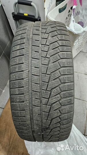 Hankook Winter I'Cept Evo 275/45 R21