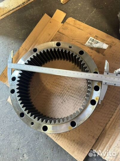 Гусеничный редуктор поворота Doosan 130