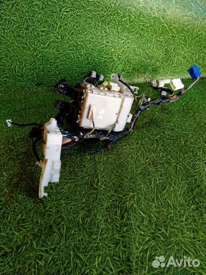 Блок предохранителей Тойота Королла Е150 2008г