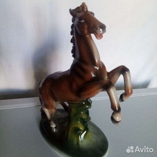 Статуэтка фарфор 