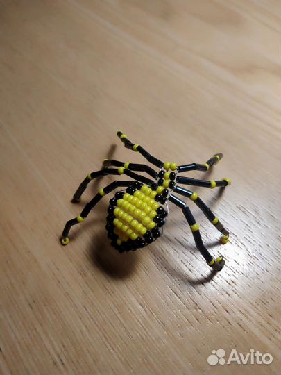 Паук из бисера