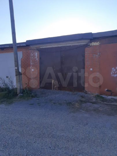 Гараж, > 30 м²