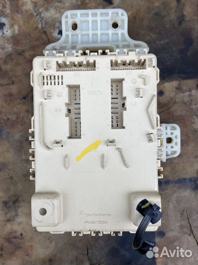 Блок предохранителей салона 91950-2S522 хендайix35