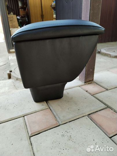 Подлокотник