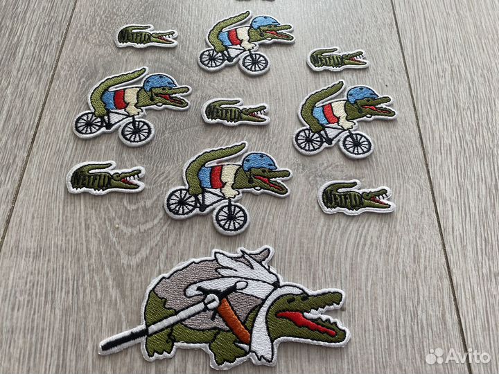 Нашивка Lacoste Netflix