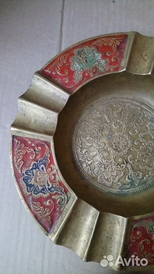 Индия эмаль латунь пепельница