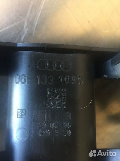 Впускной коллектор ауди А4 3,2 06E133109S