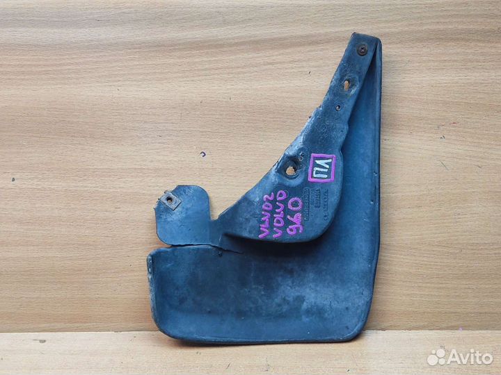 Брызговик передний левый, Volvo 960