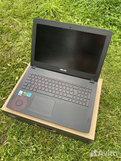 Игровой ноутбук Asus Rog i7 7700HQ 16Gb Gtx1060