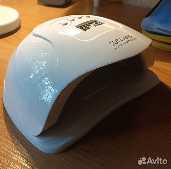 Маникюрная лампа