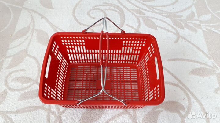 Корзина пластик, железные хромированные ручки