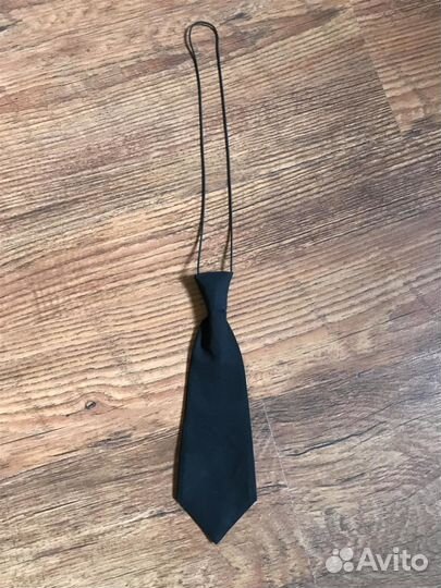 Галстуки и бабочка для костюма