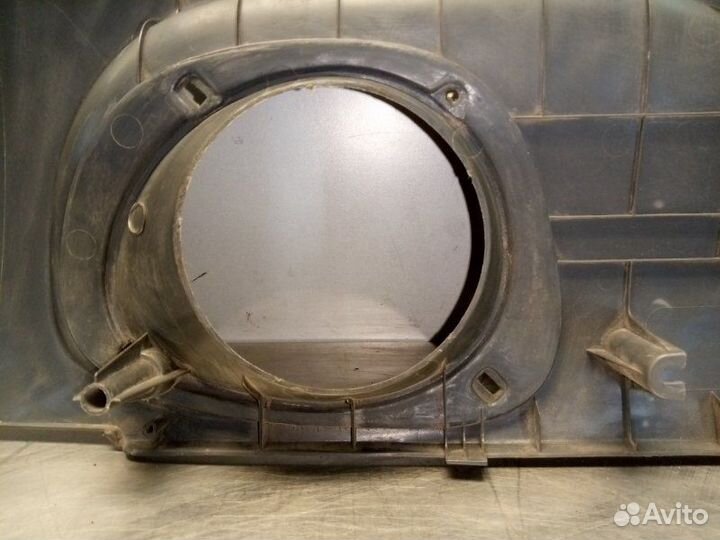 Обшивка задняя правая Toyota Curren ST206 3SFE