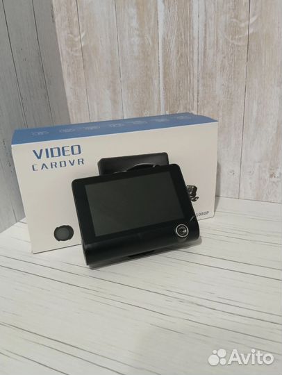 Видеорегистратор с 3 камерами