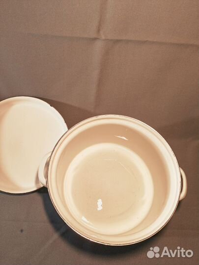 Кастрюля эмалированная