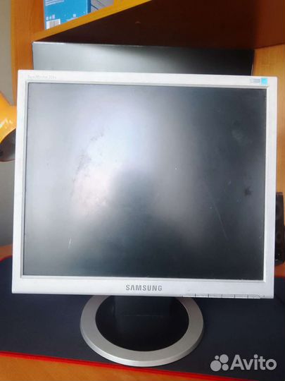 Монитор Samsung syncmaster 721n