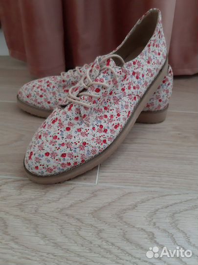 Обувь новая,неподошла по размеру