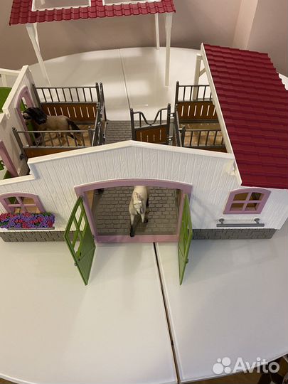 Игровой центр конюшня Schleich