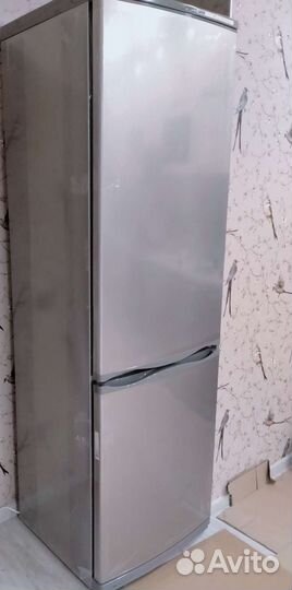 Холодильник новый