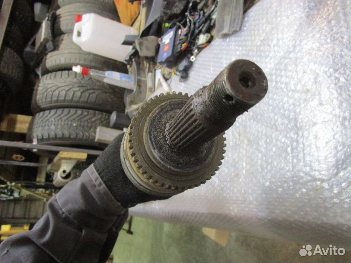 Полуось передняя правая Kia Ceed 2007-2012 (1.4-1