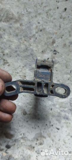 Датчик коленвала на Mazda 3