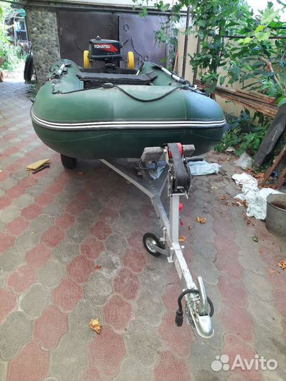 Лодка с мотором