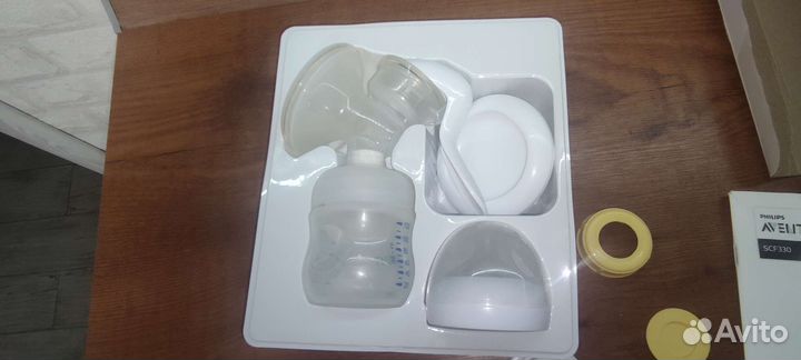 Ручной молокоотсос Philips avent Comfort SCF330