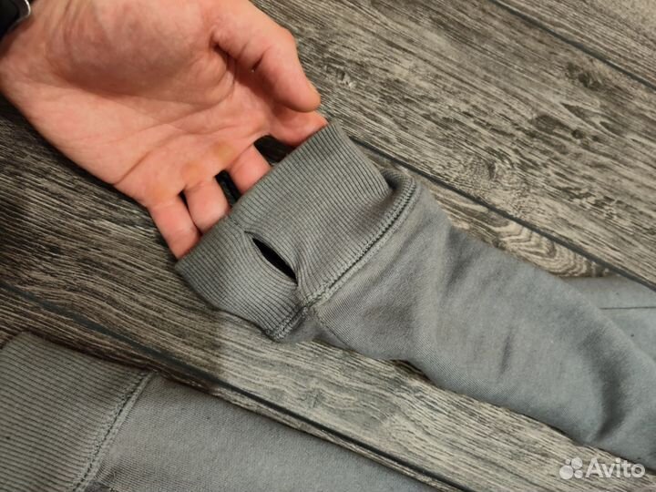 Толстовка Bench