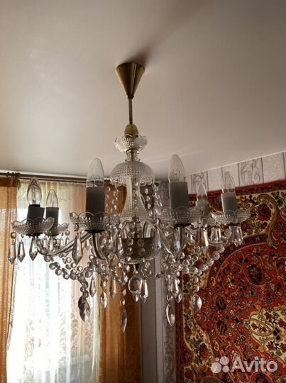 Хрустальная люстра